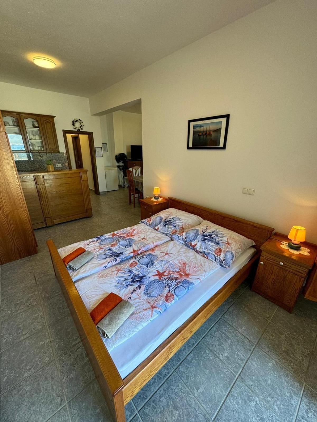 Apartments By The Sea Slatine, Ciovo - 1139 Habitación foto